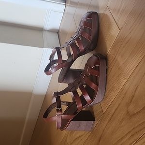 NWOT Alohas Vegan Leather Sandal Heels